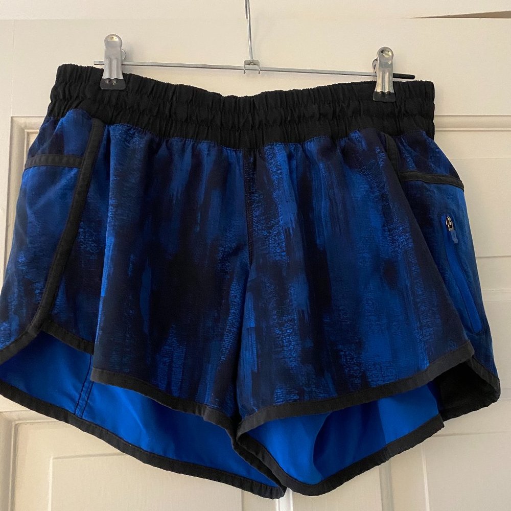FLASH SALE Lululemon Tracker Short V 4”